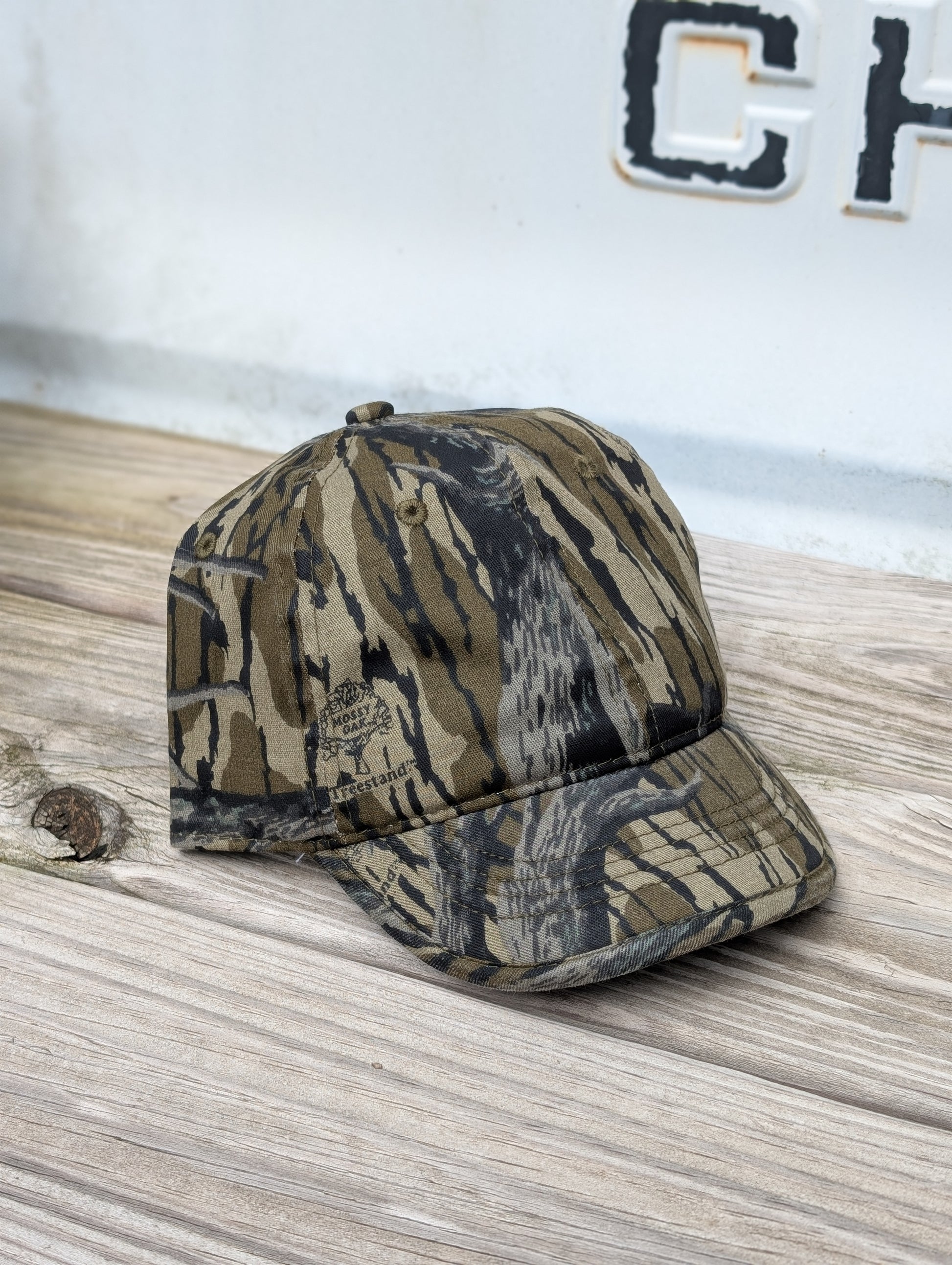 Flexible Short Bill Traditional Bowhunter Hat - Main Image